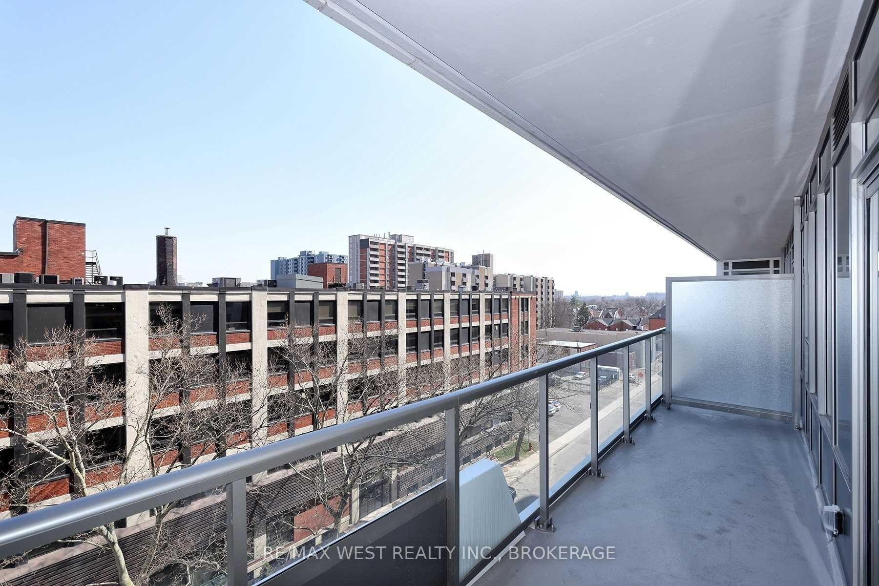 212 King William St, #618