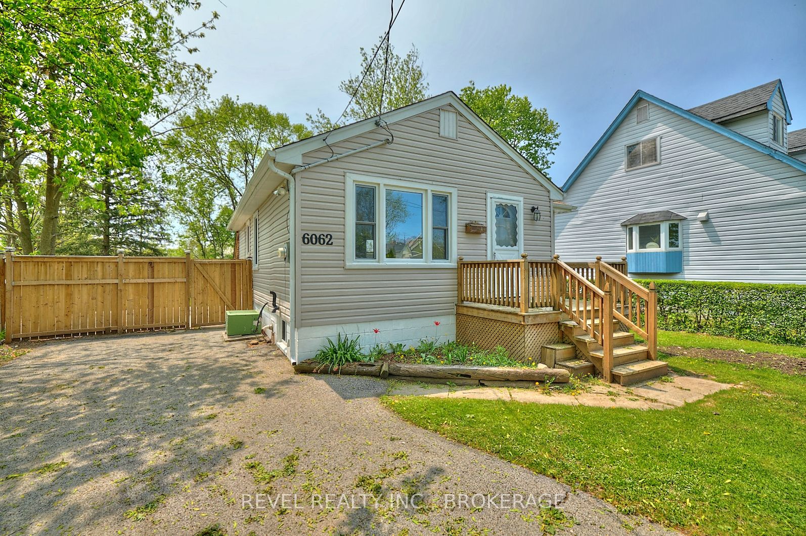 Listing X6027889 - Large Photo # 2
