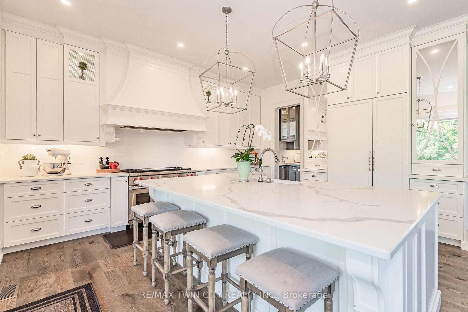 643 Regal Place