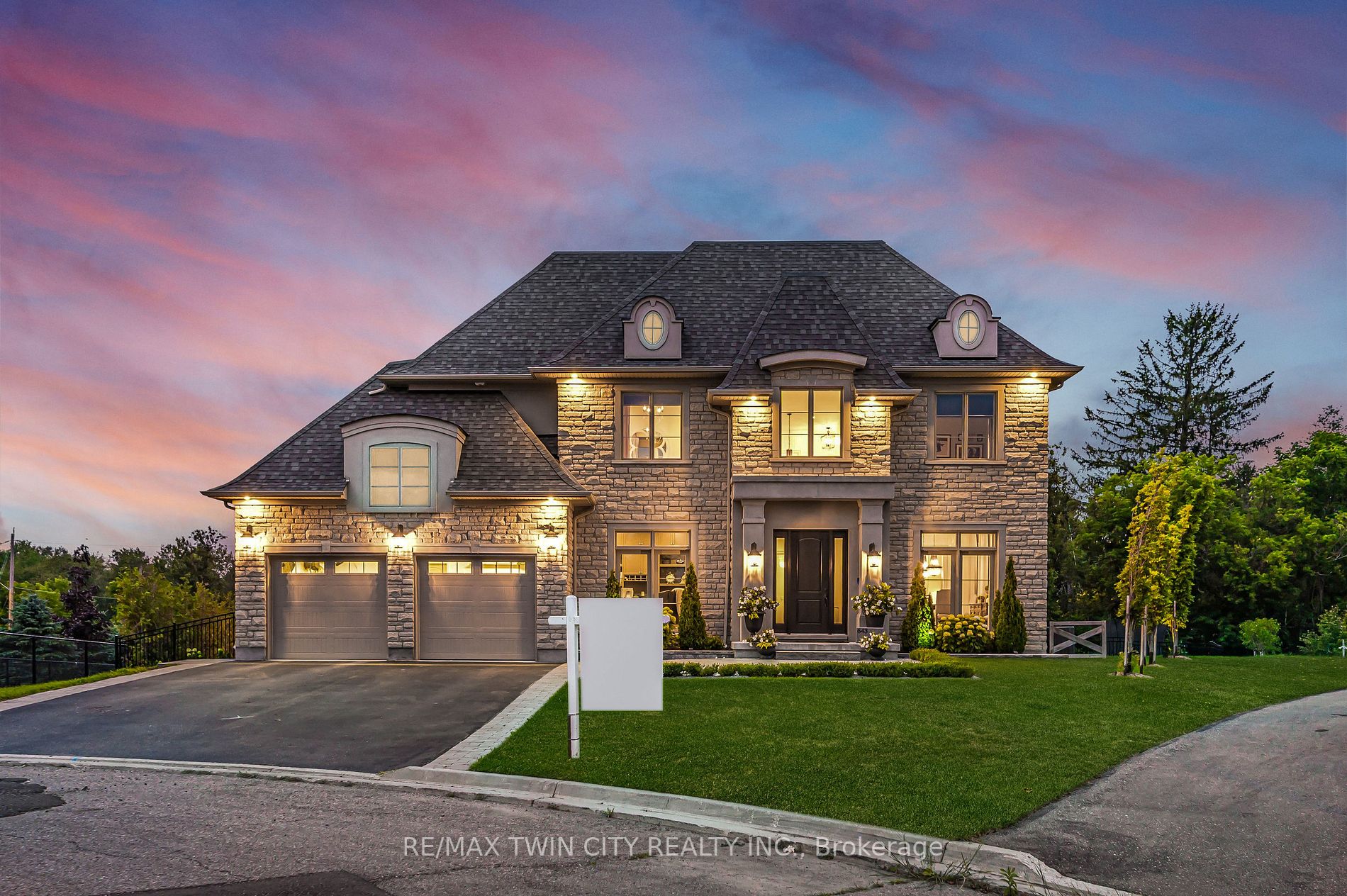 643 Regal Place