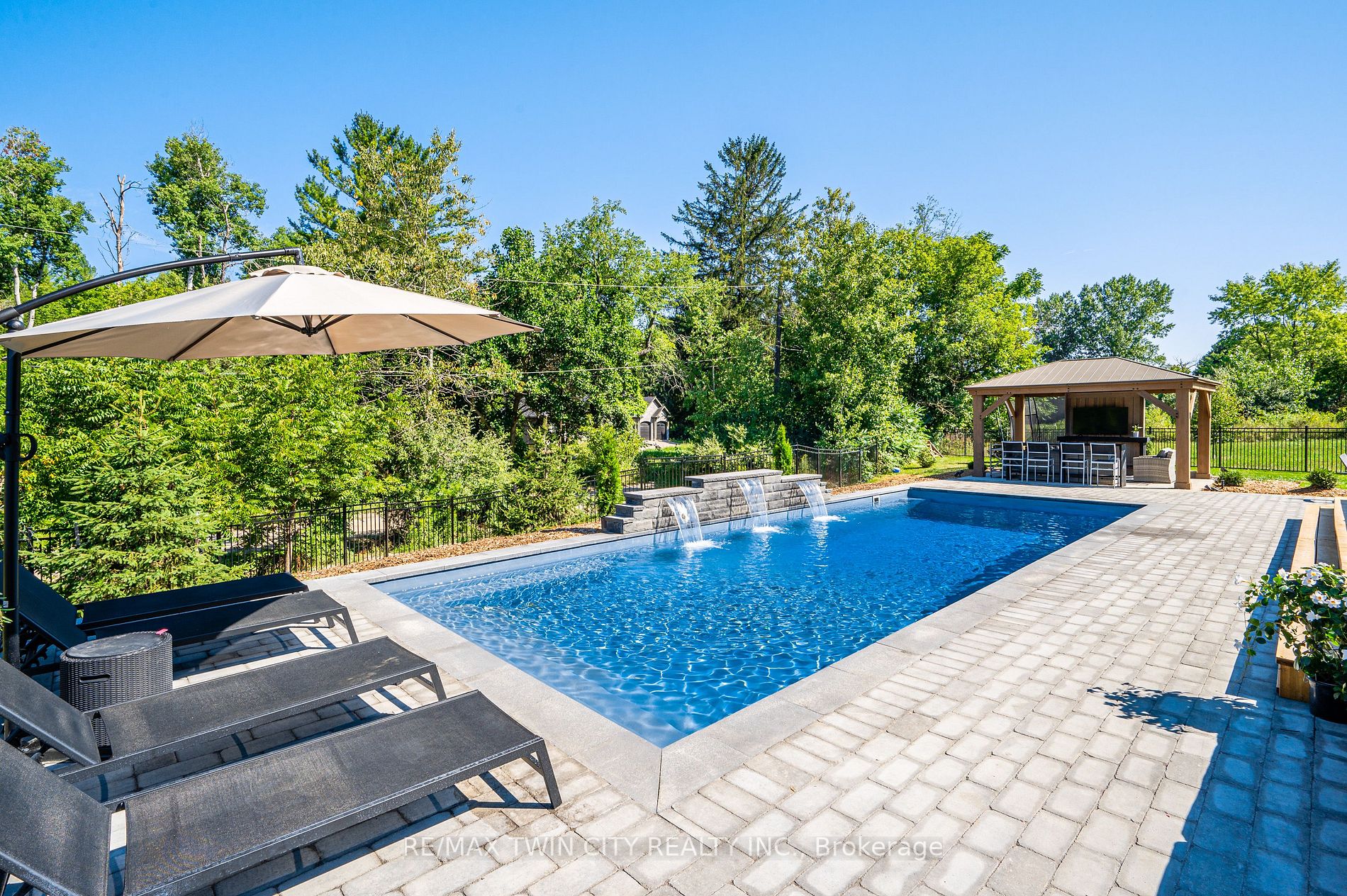 643 Regal Place