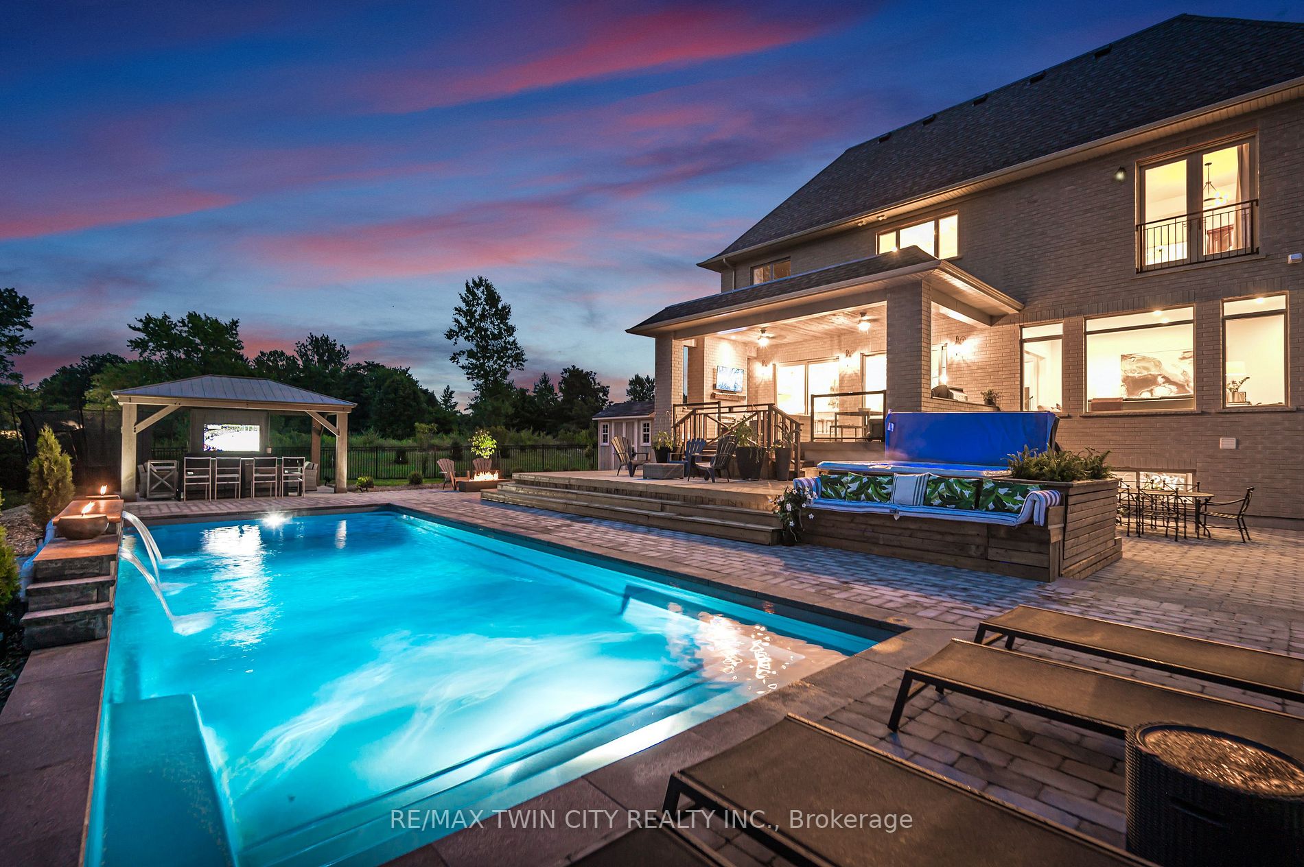 643 Regal Place