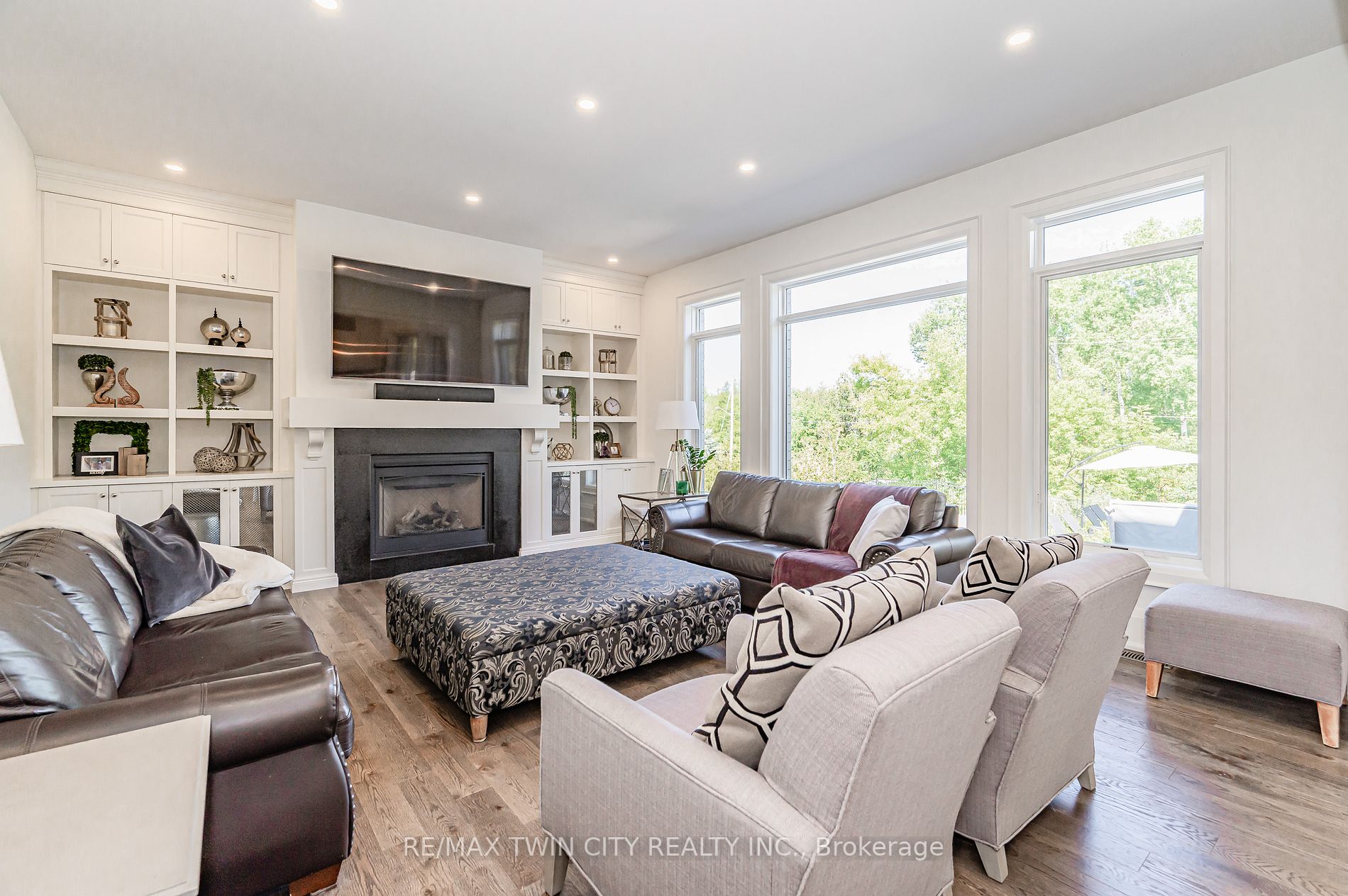 643 Regal Place