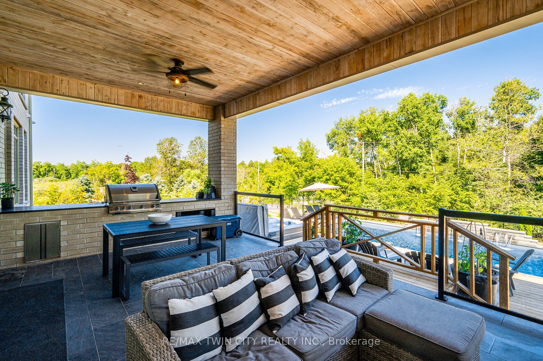 643 Regal Place