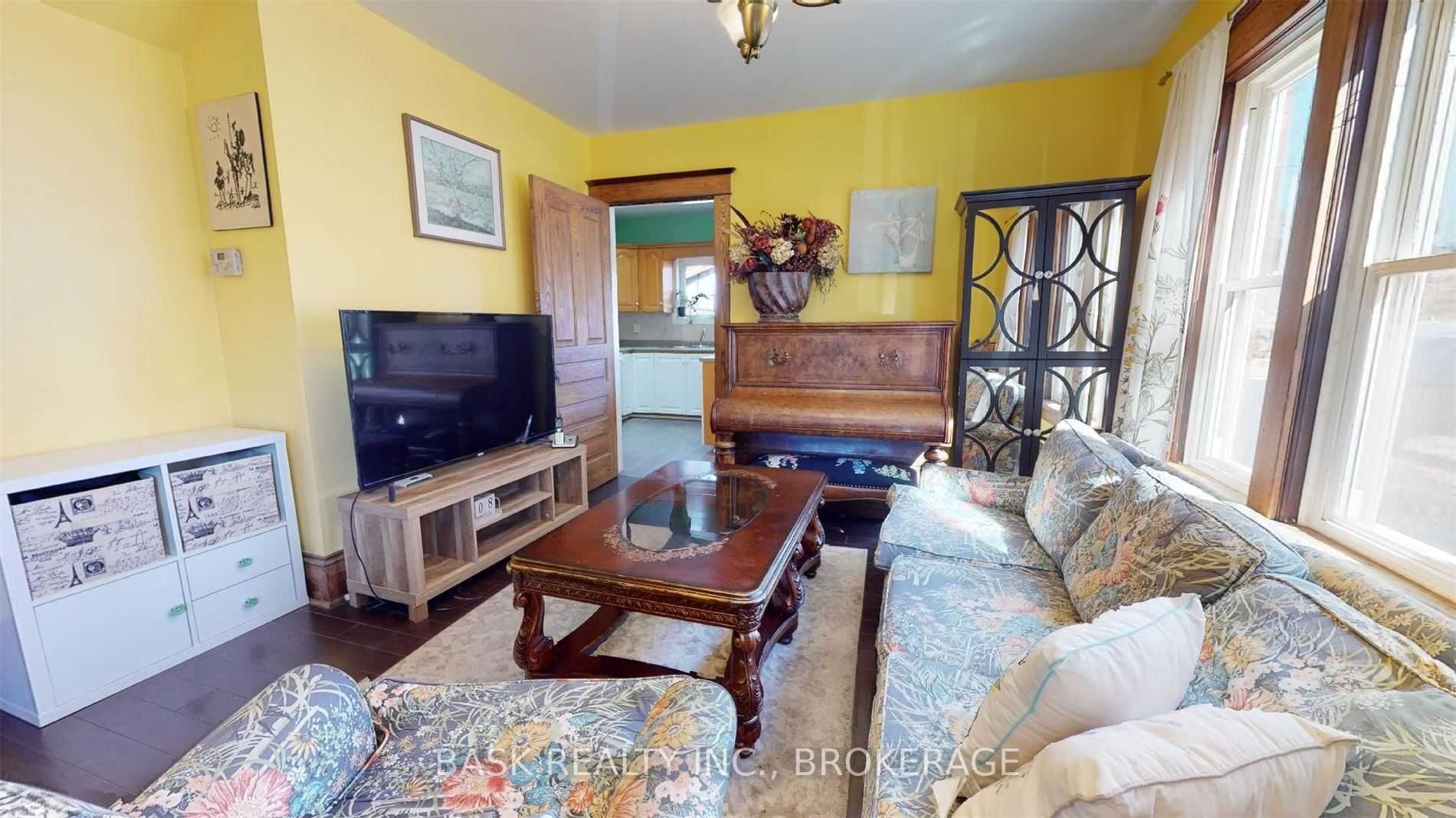 42 Shanley St