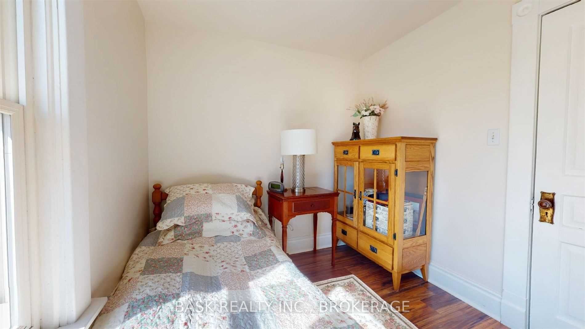 42 Shanley St