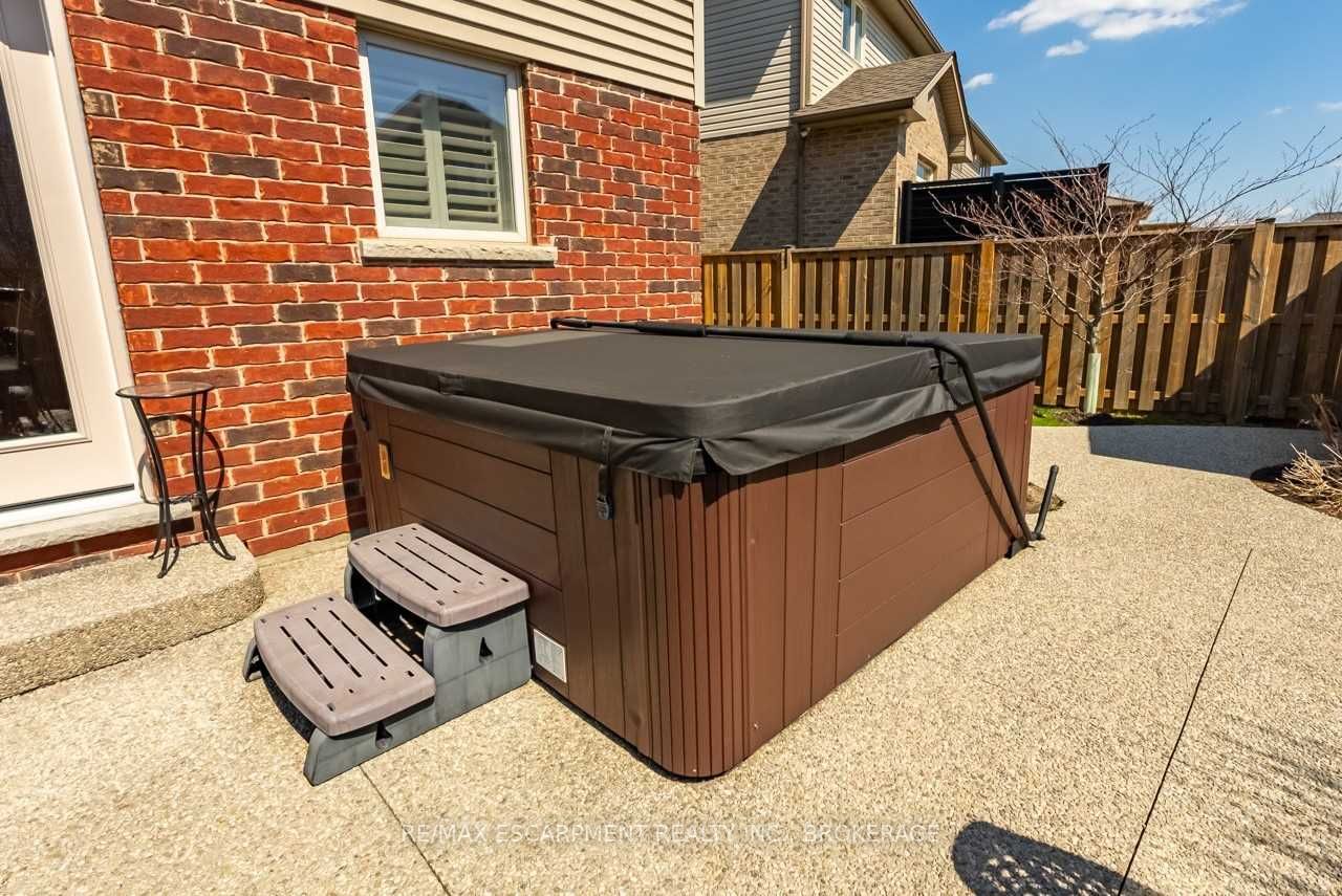 252 Westbank Tr