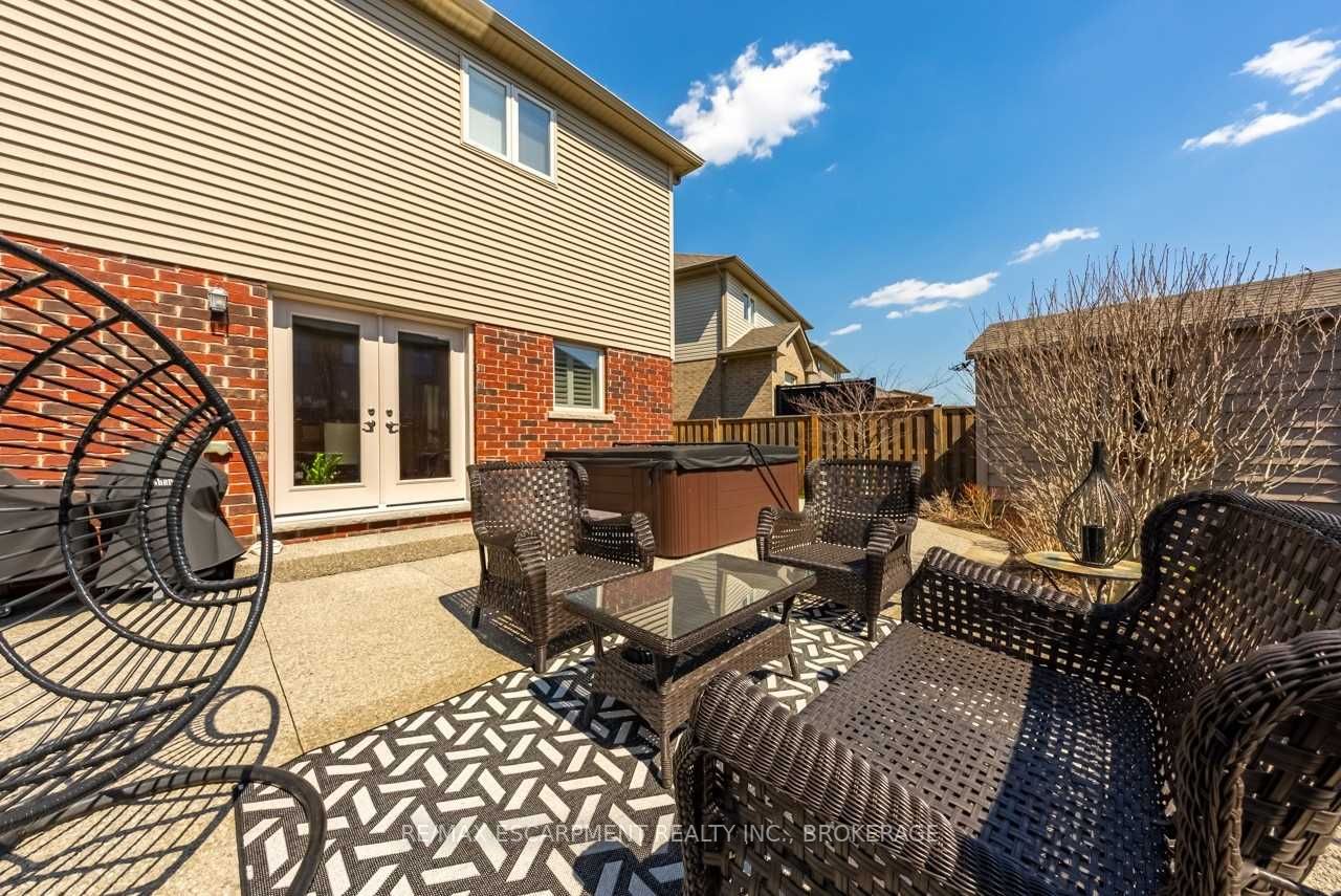 252 Westbank Tr