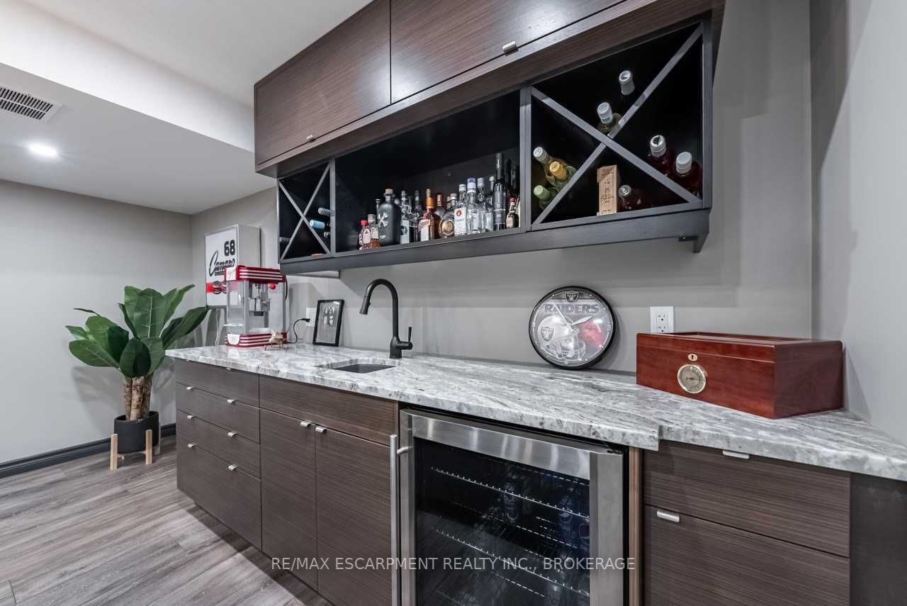 252 Westbank Tr