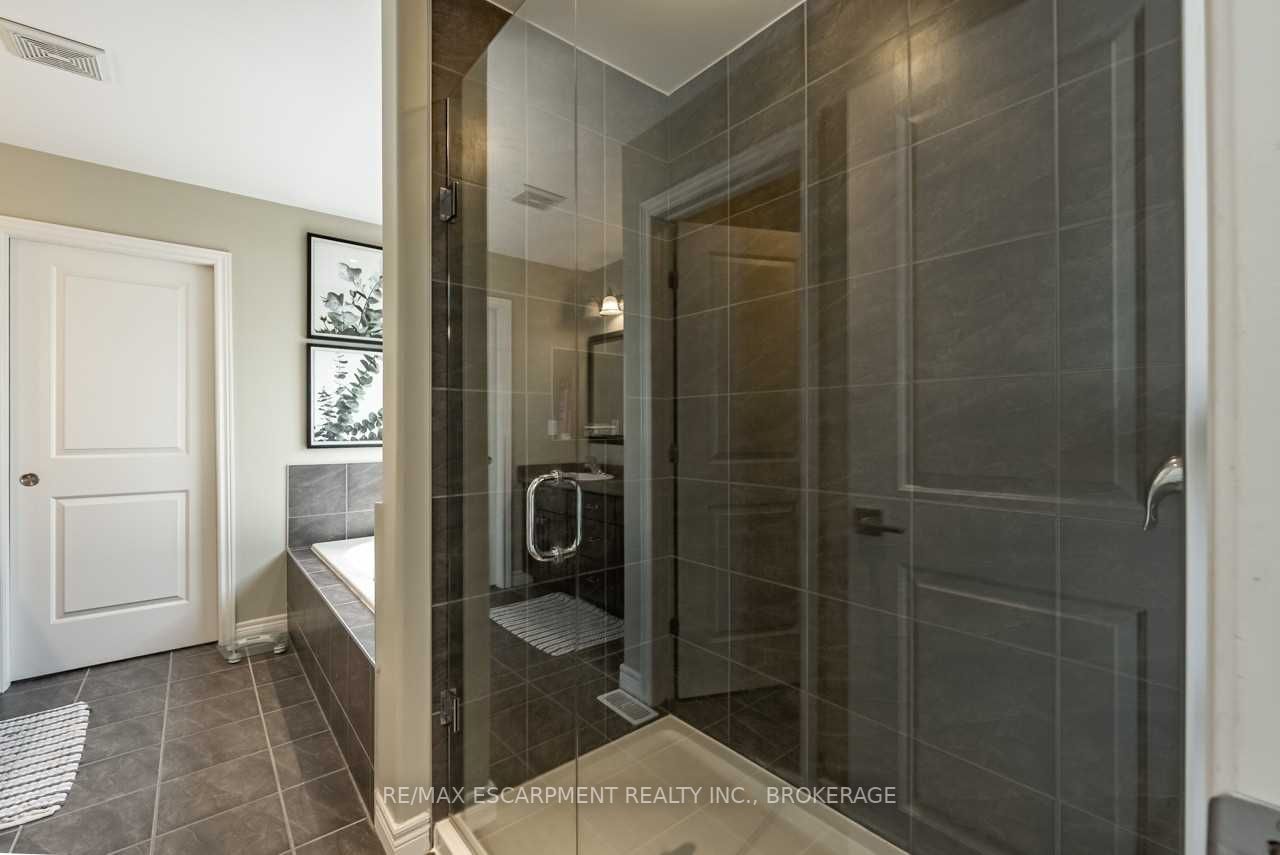 252 Westbank Tr