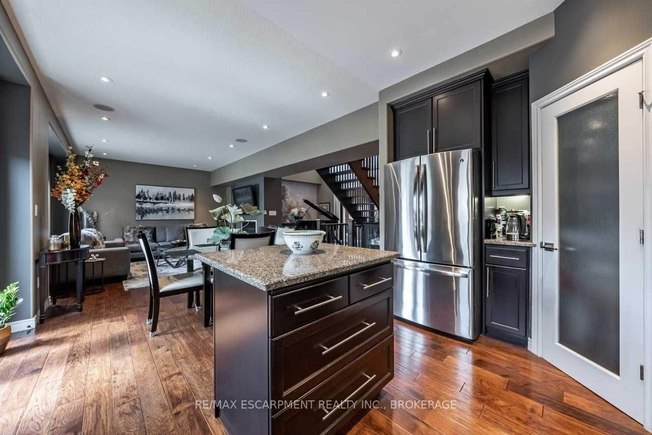 252 Westbank Tr