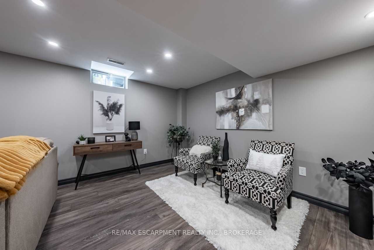 252 Westbank Tr
