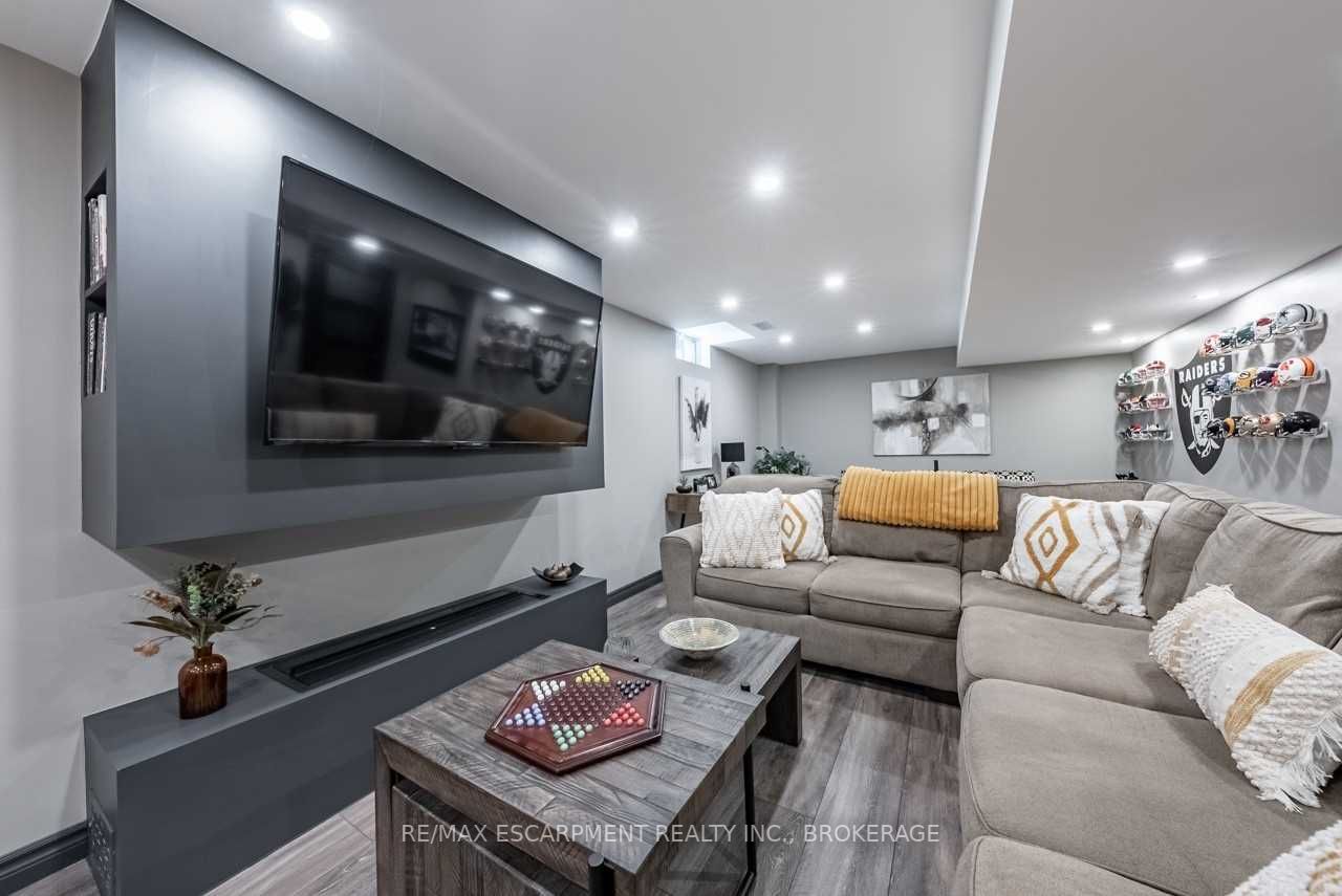 252 Westbank Tr
