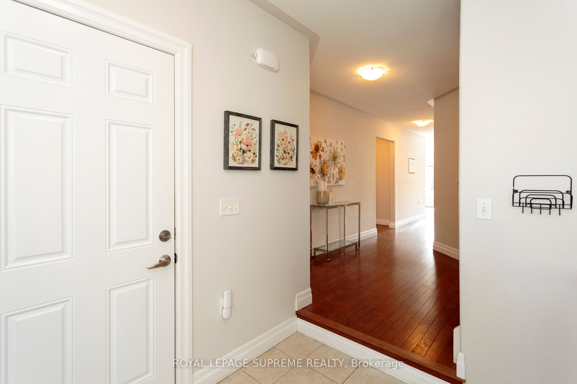 Listing X6032880 - Large Photo # 3