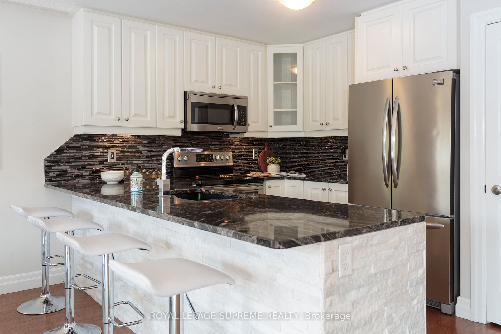 Listing X6032880 - Large Photo # 10
