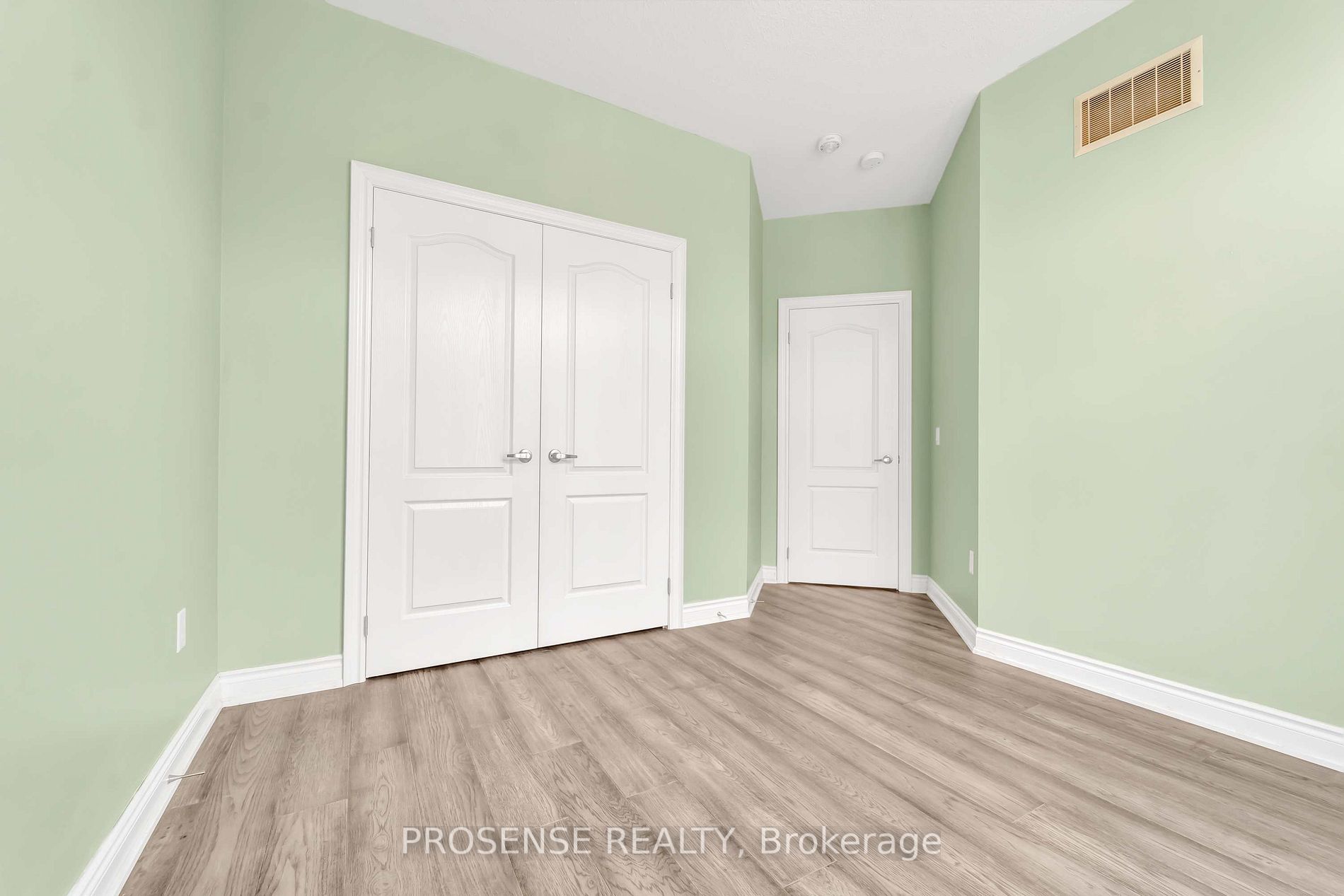 Listing X6033456 - Large Photo # 31