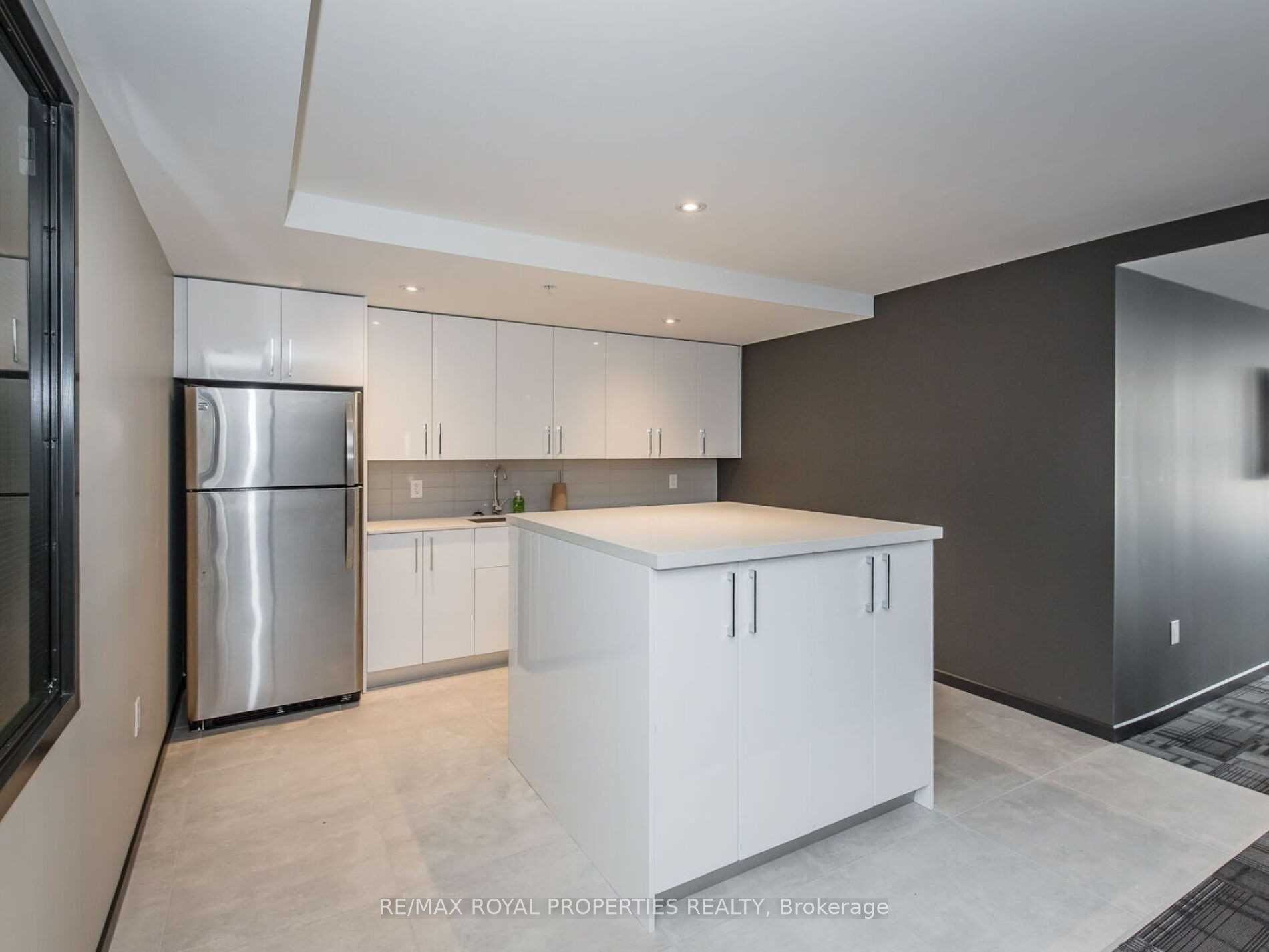 Listing X6033800 - Large Photo # 32