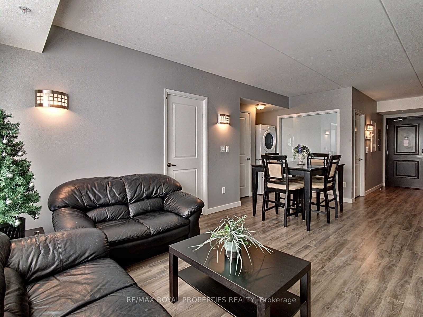 Listing X6033800 - Large Photo # 3