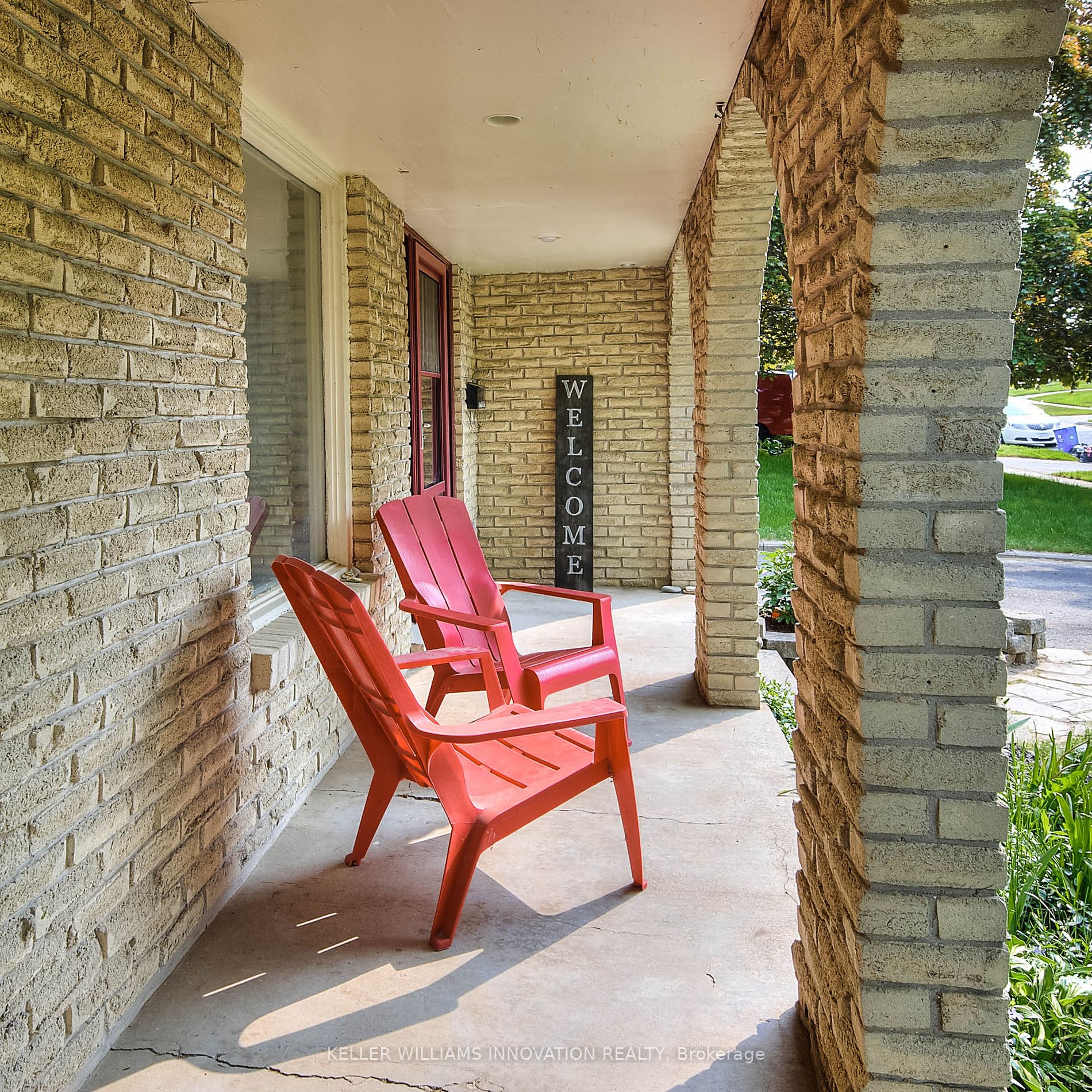 110 Roseneath Cres
