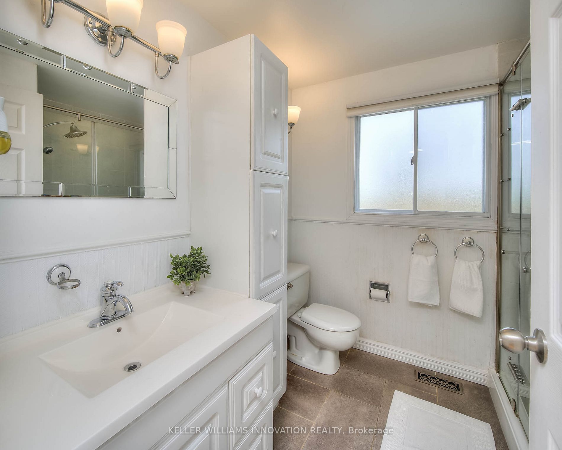 110 Roseneath Cres