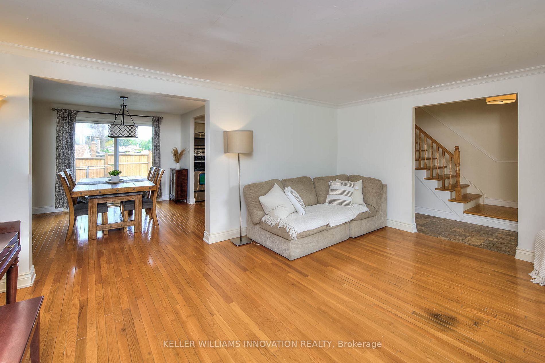 110 Roseneath Cres