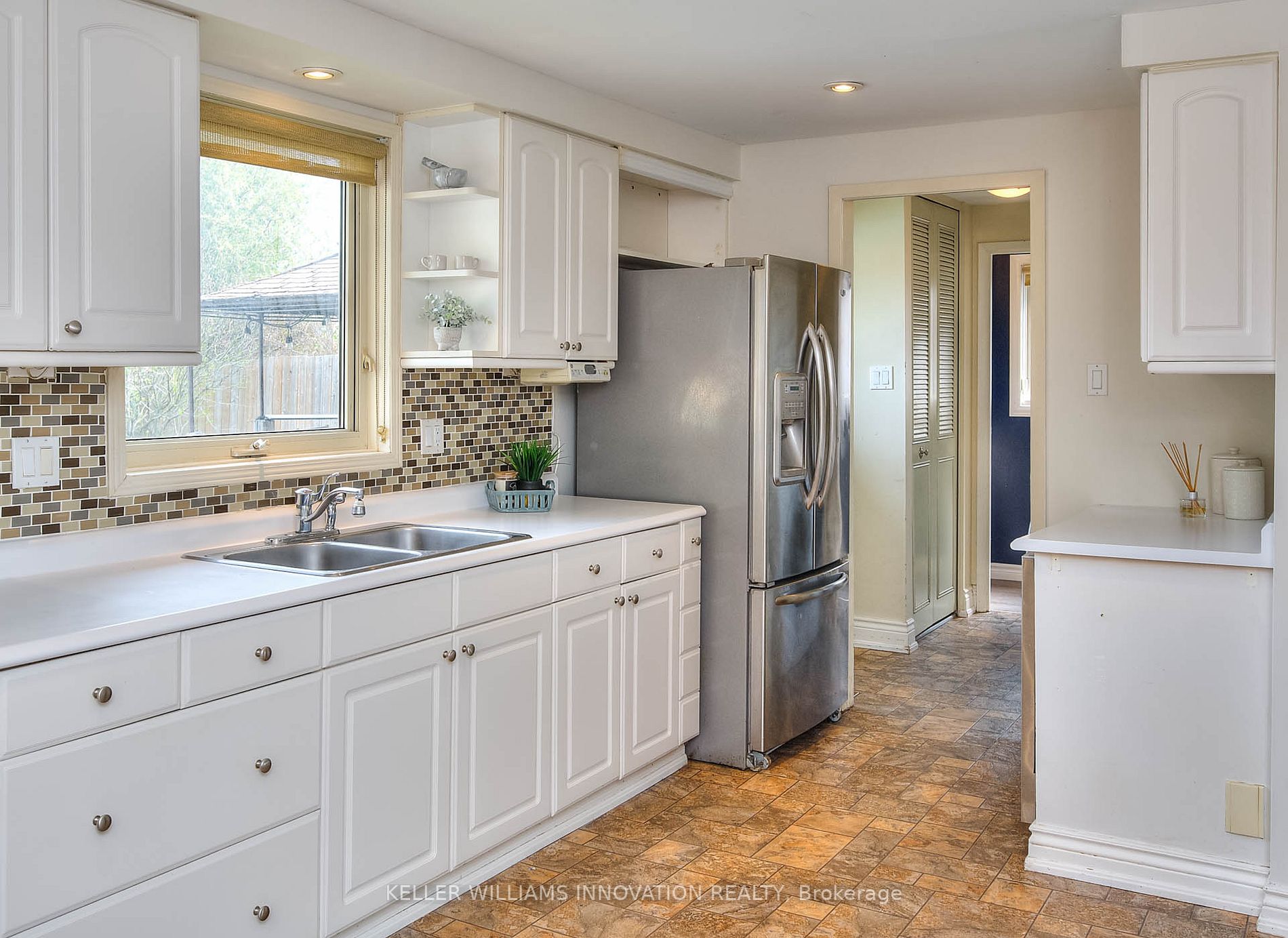 110 Roseneath Cres
