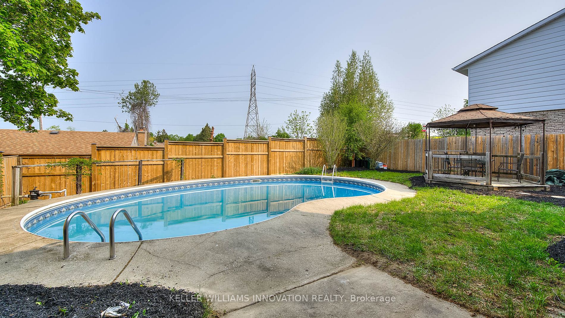 110 Roseneath Cres