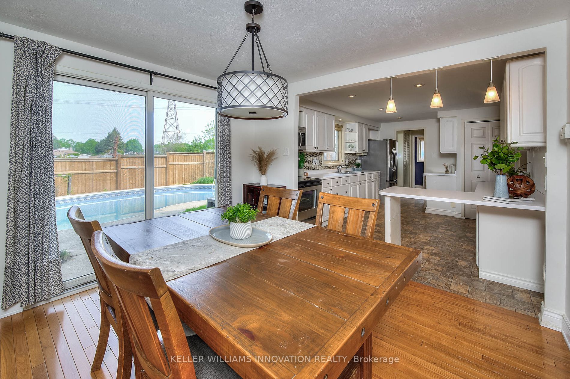 110 Roseneath Cres
