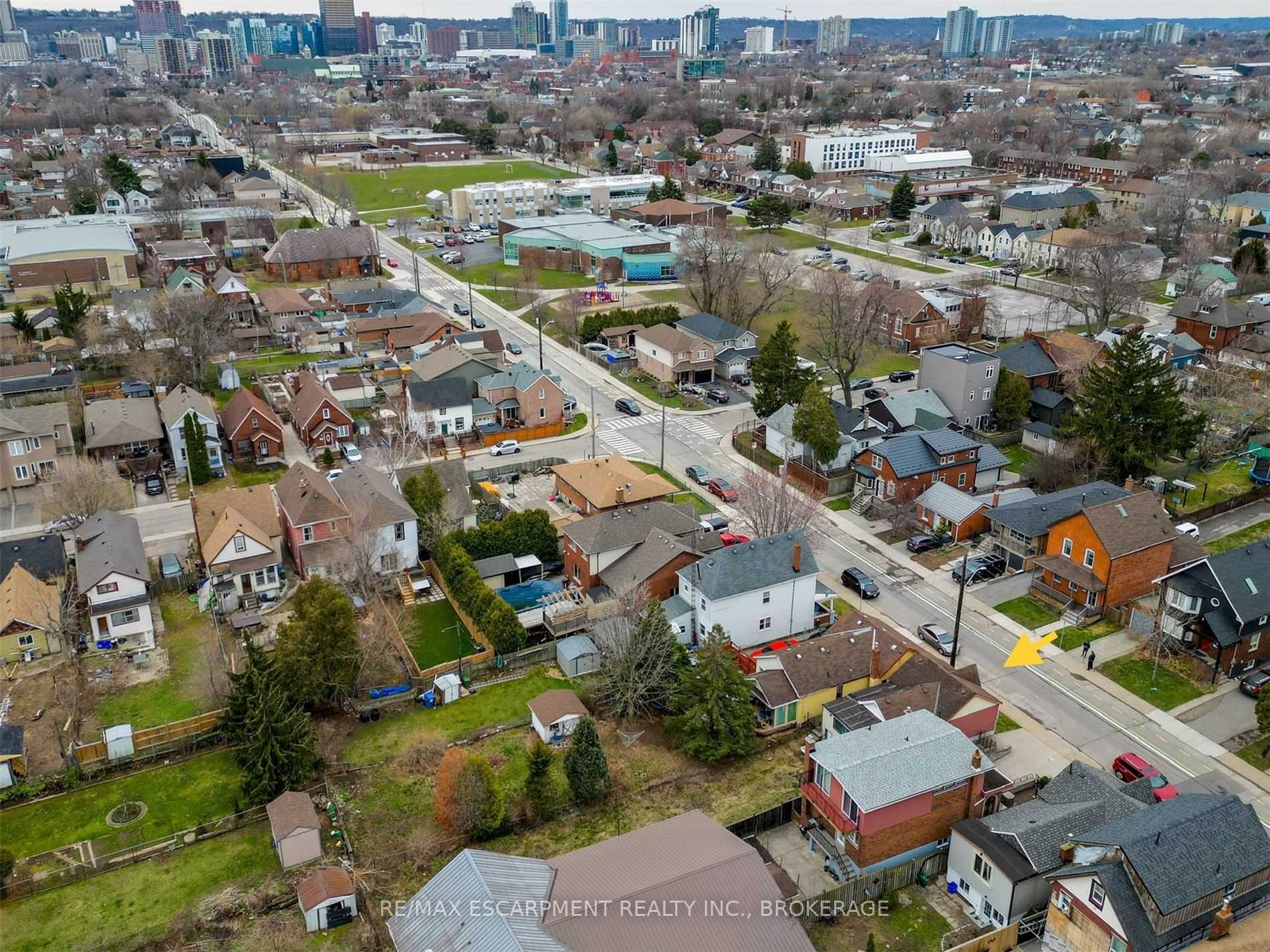 510 John St N