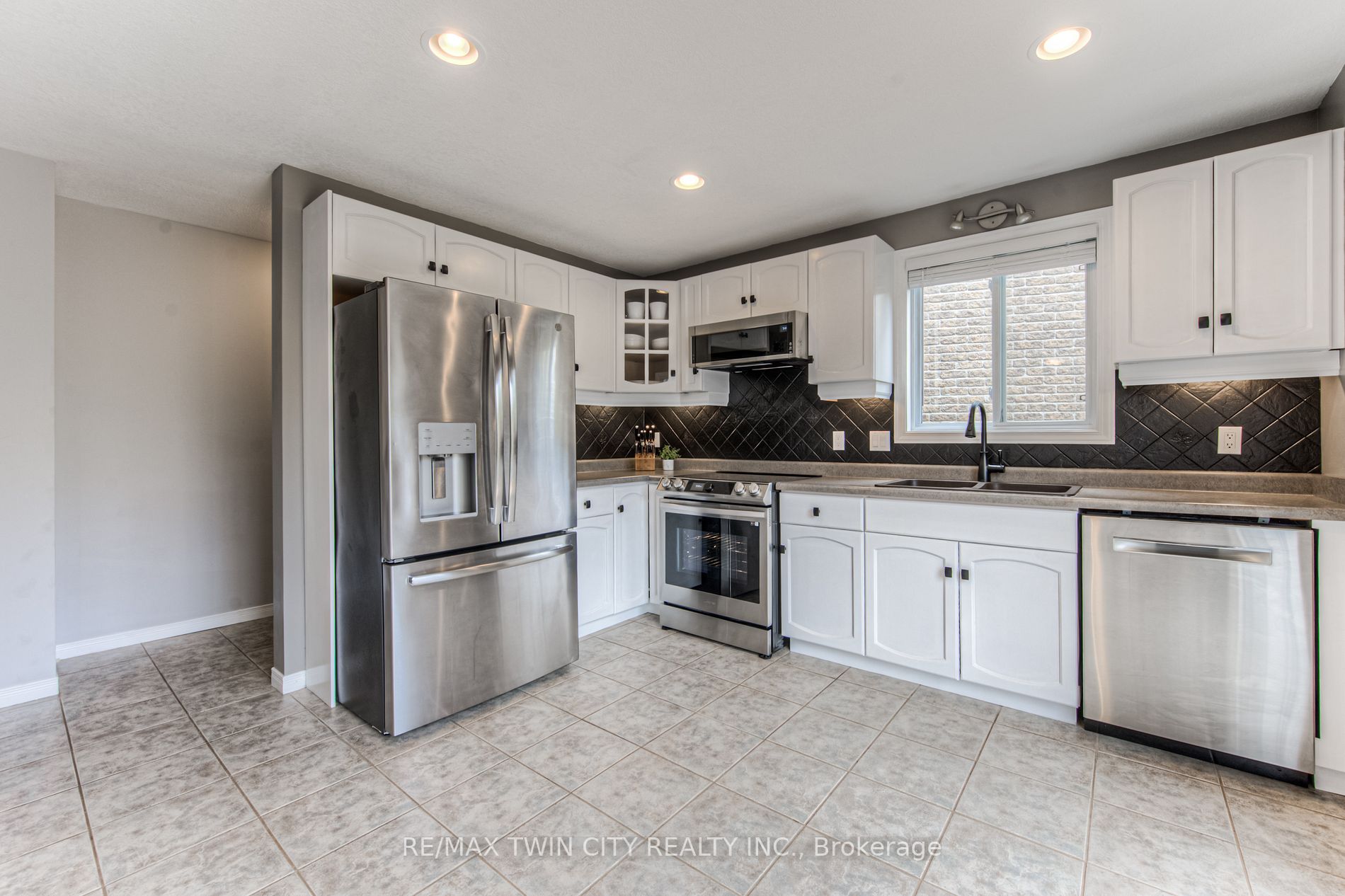 Listing X6036992 - Large Photo # 11