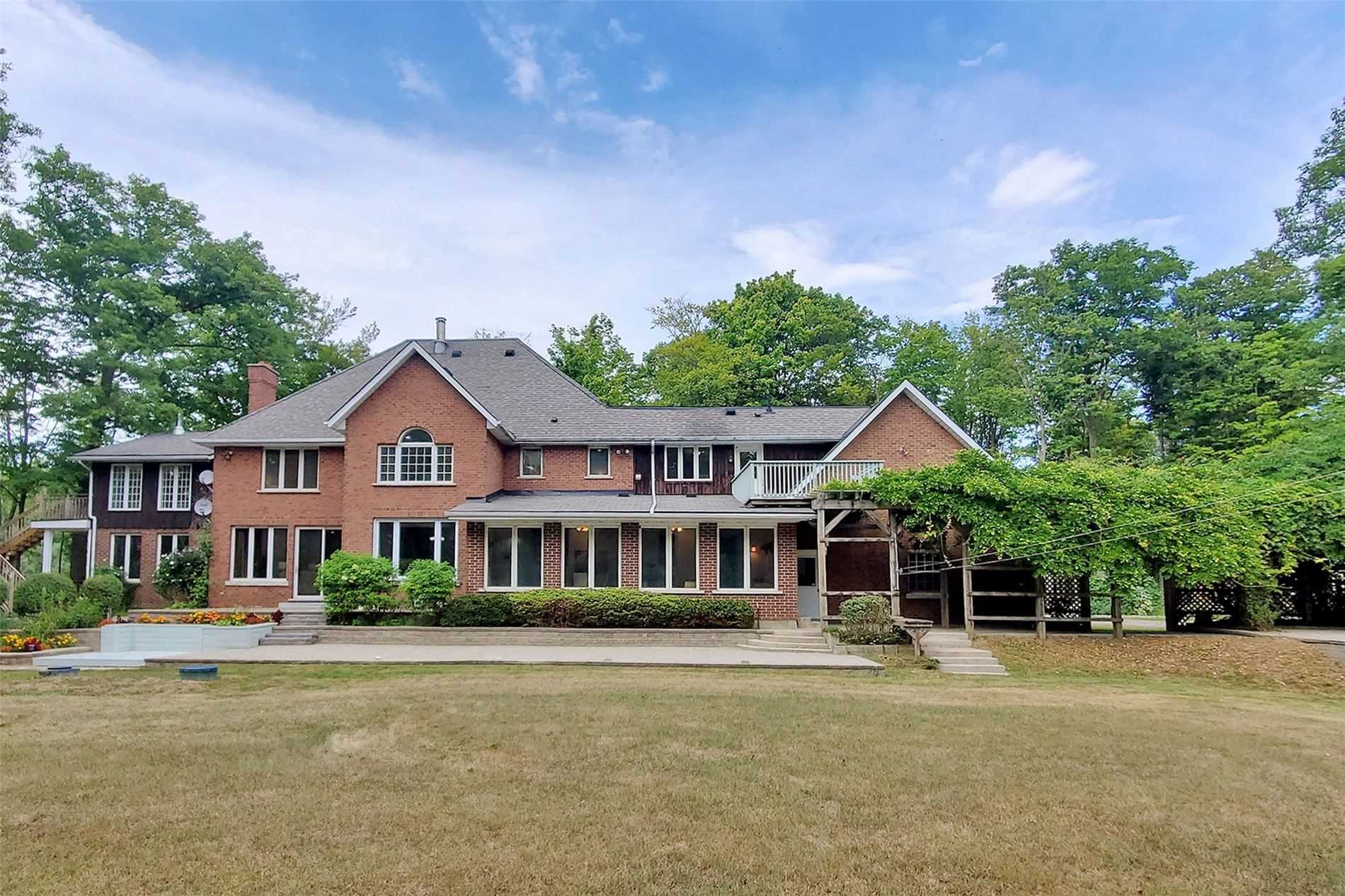 902 Shaver Rd