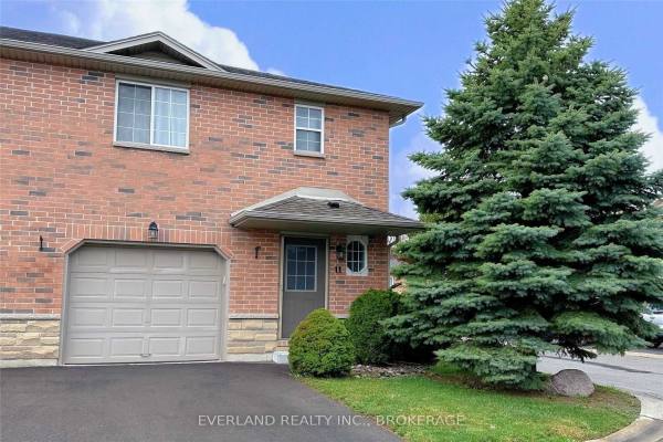 39 Pinewoods Dr