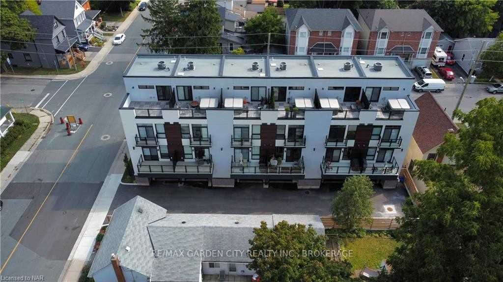 2 Brock Street S, ##5
