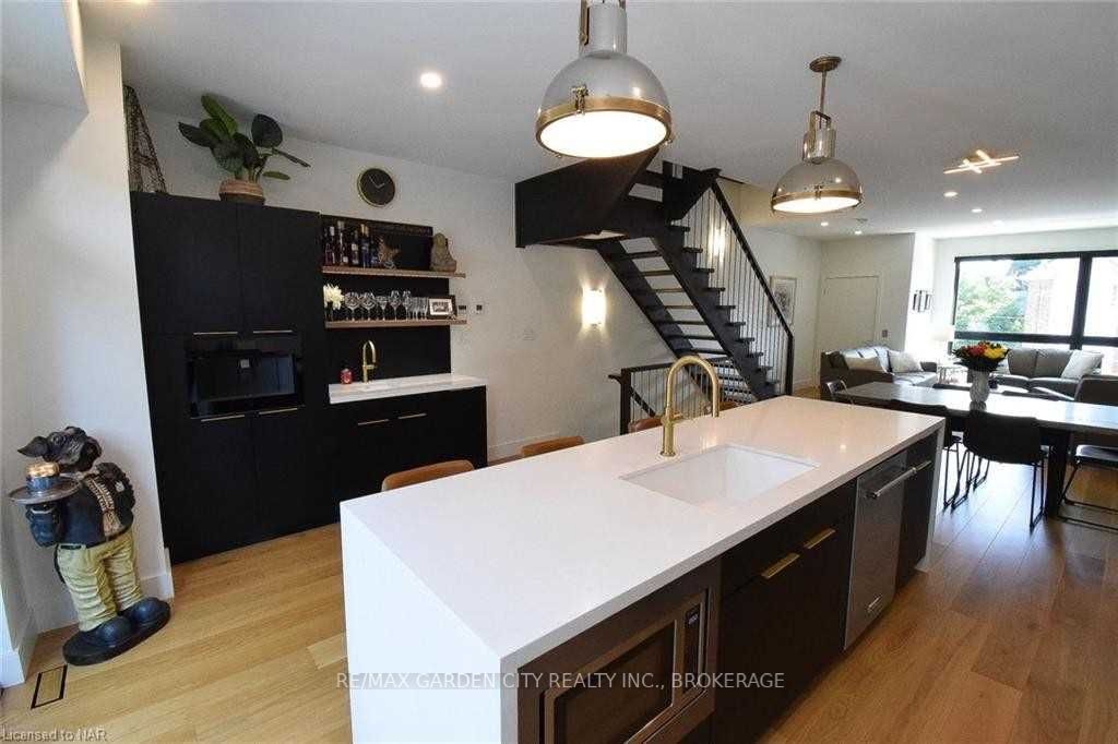 2 Brock Street S, ##5