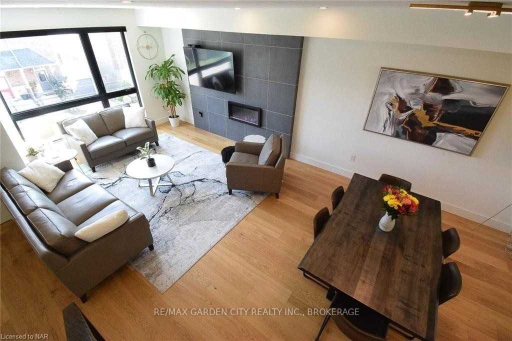2 Brock Street S, ##5