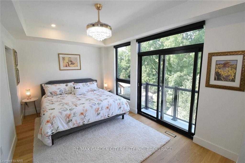 2 Brock Street S, ##5