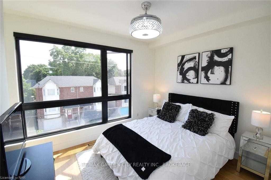 2 Brock Street S, ##5