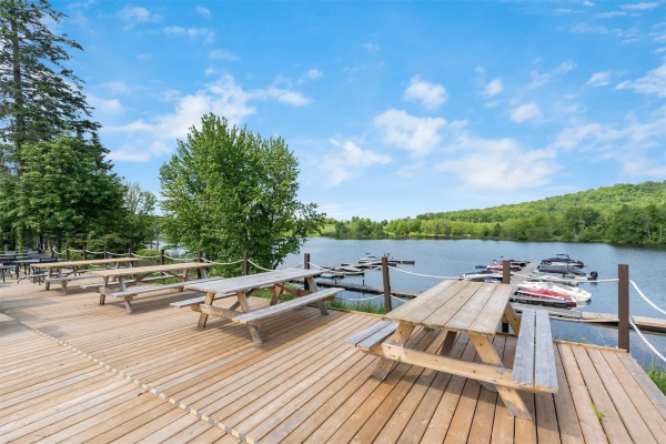 1 Deerhurst Dr, Huntsville