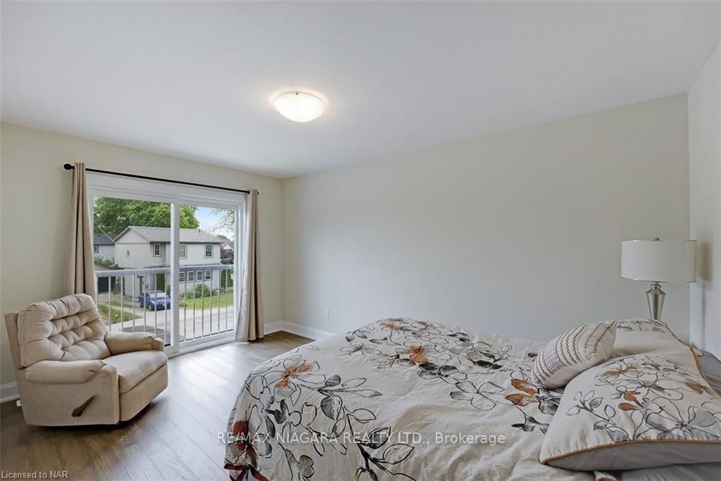 77 B Broadway Ave