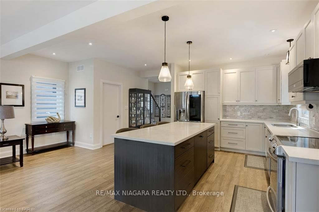 77 B Broadway Ave