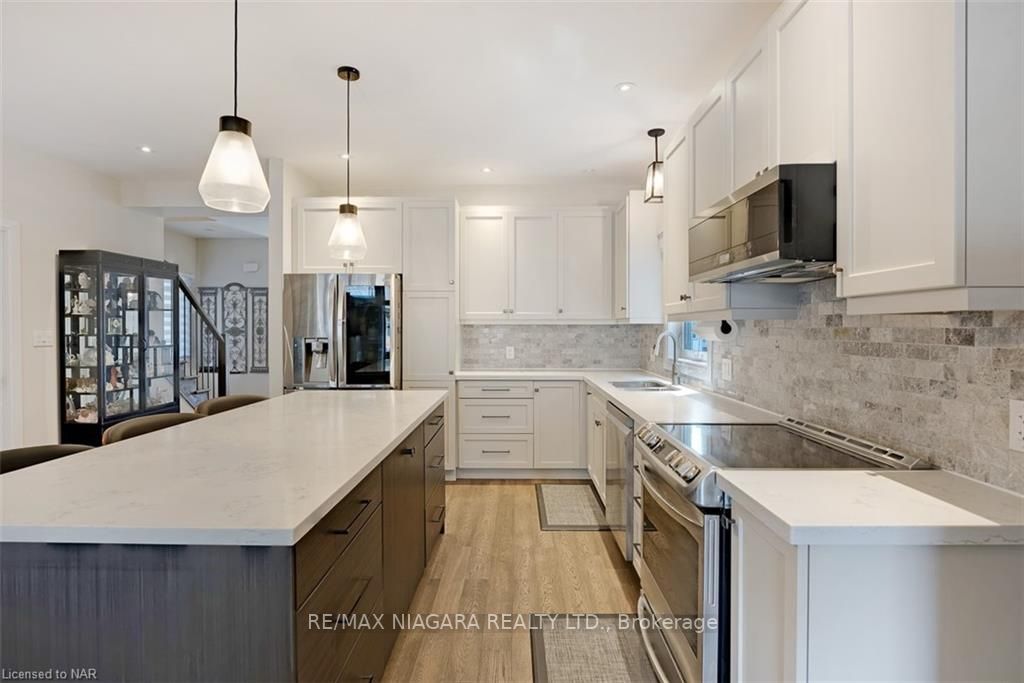 77 B Broadway Ave