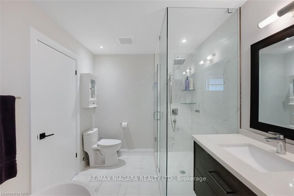 77 B Broadway Ave