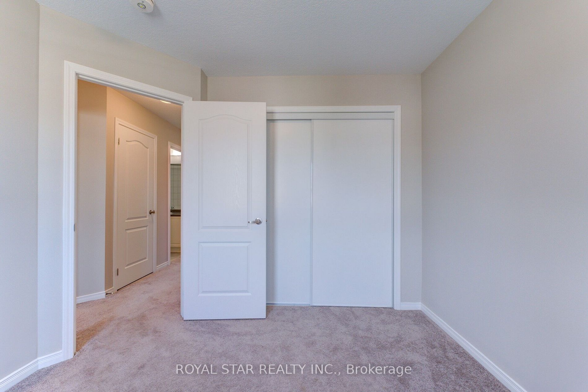 Listing X6039240 - Large Photo # 24