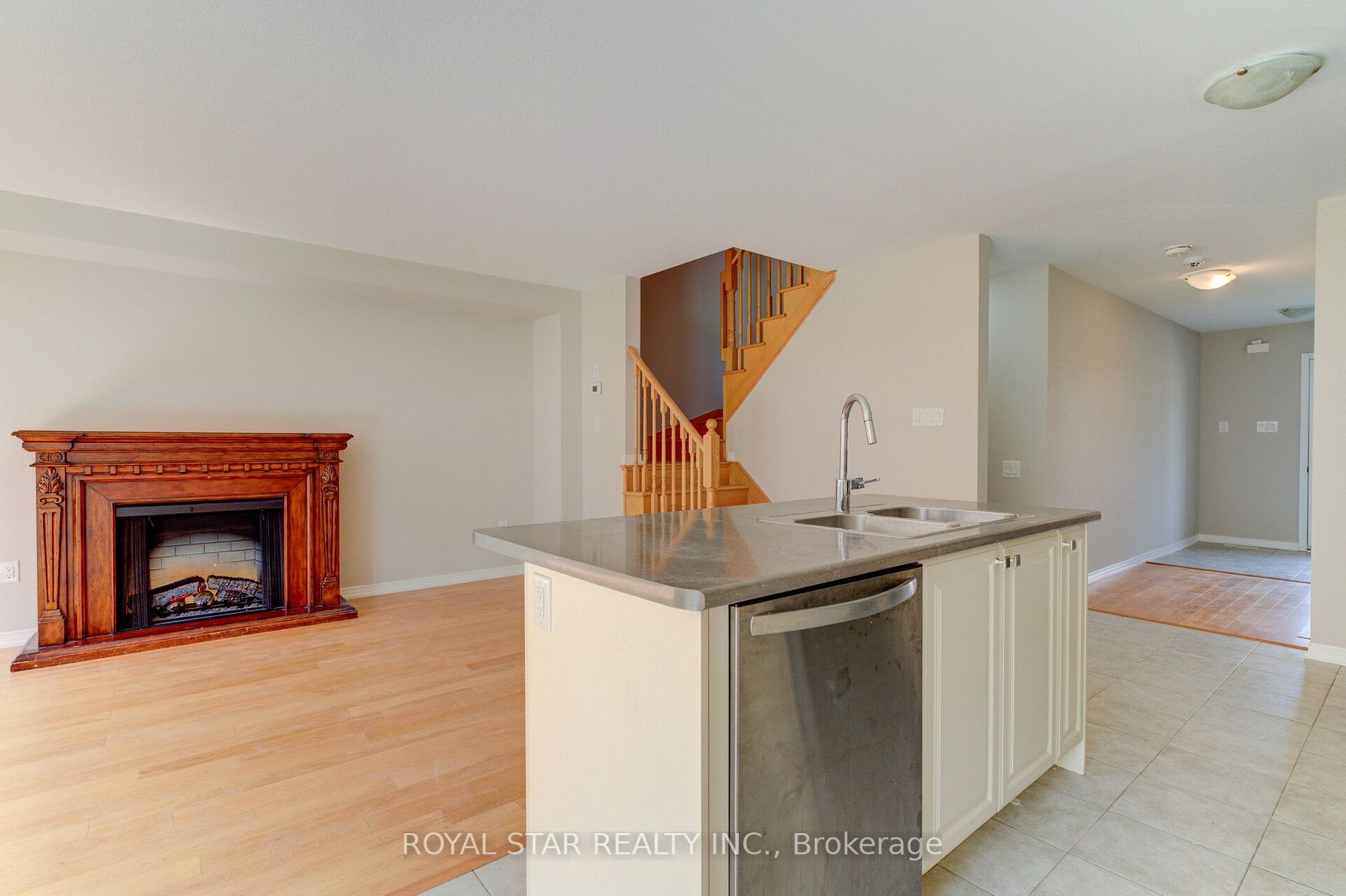 Listing X6039240 - Large Photo # 12