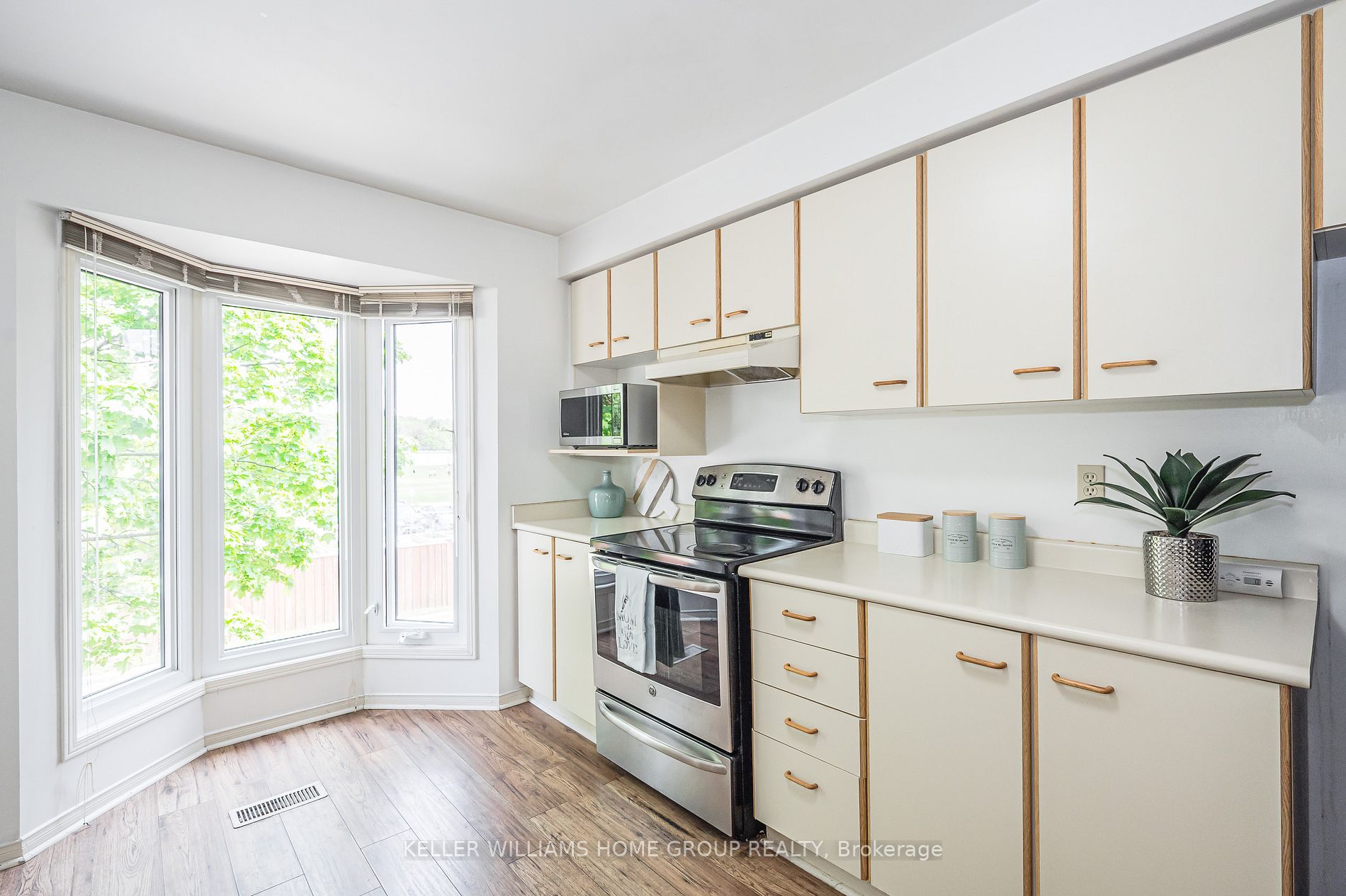 Listing X6039400 - Large Photo # 23