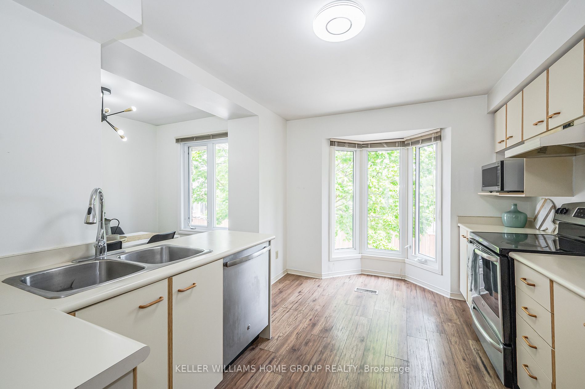 Listing X6039400 - Large Photo # 19