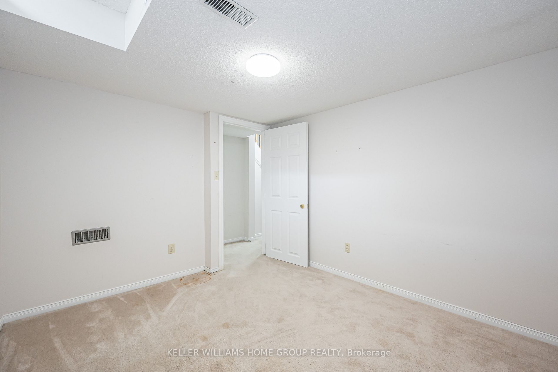 Listing X6039400 - Large Photo # 33