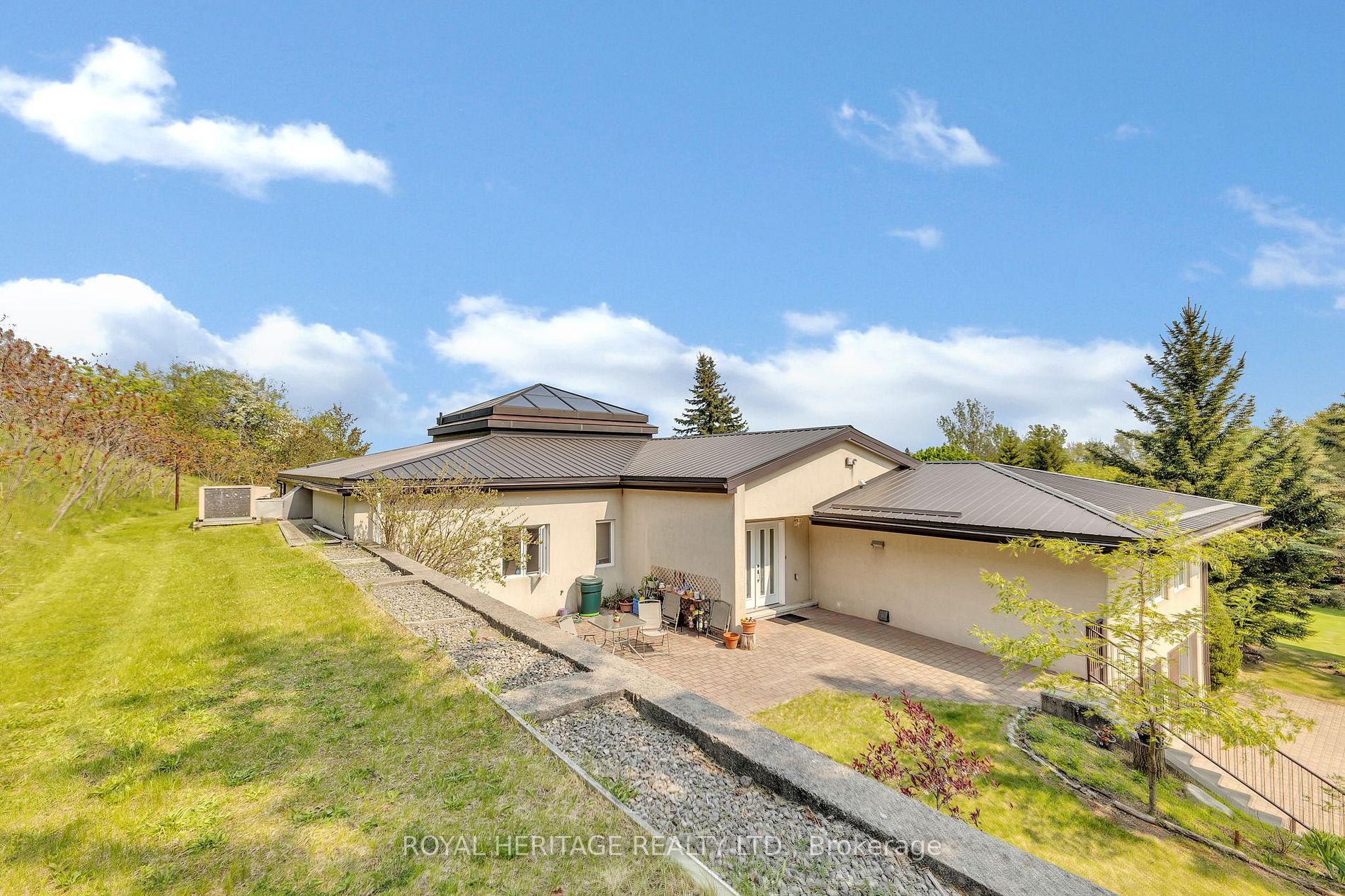 Listing X6040020 - Large Photo # 3