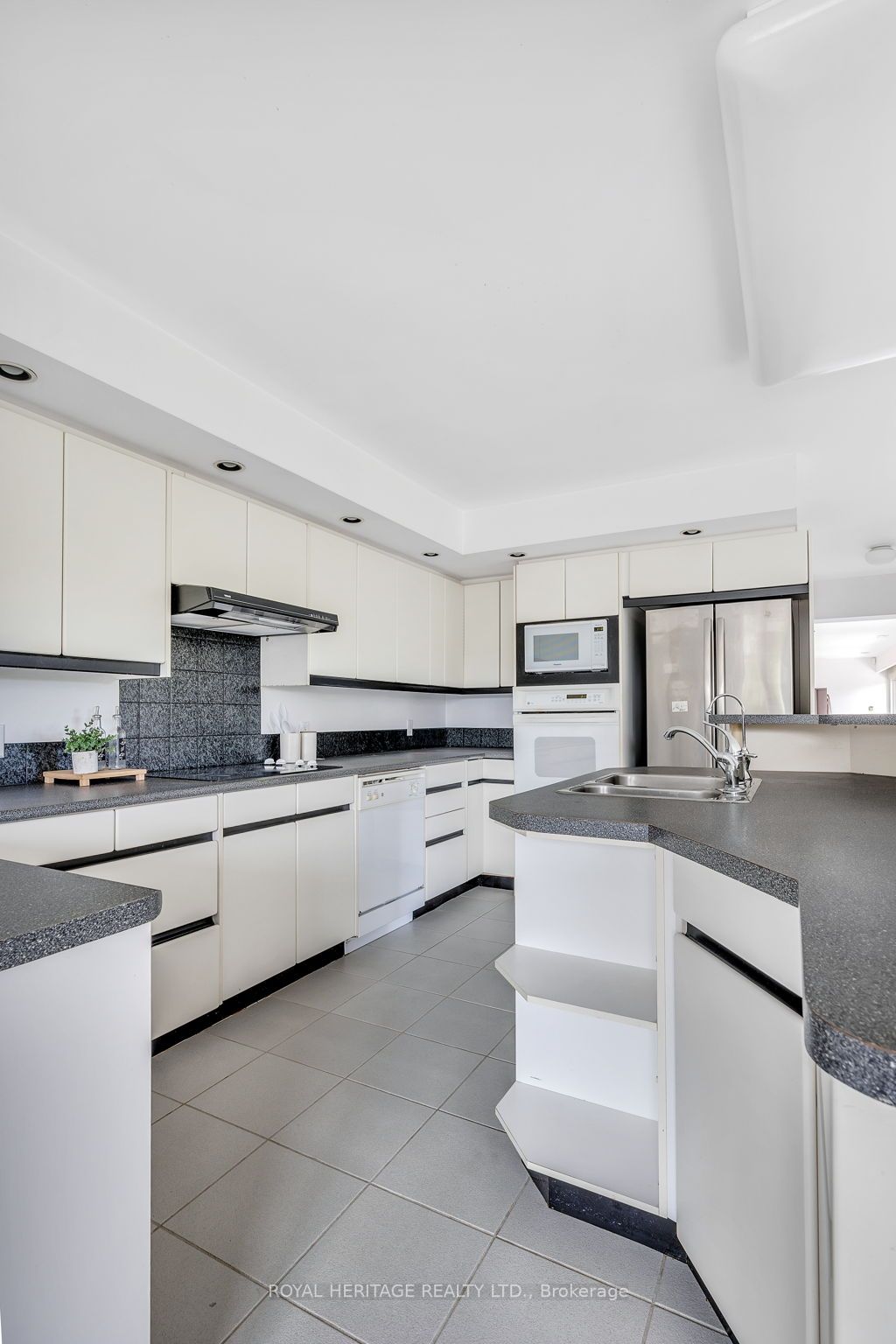 Listing X6040020 - Large Photo # 35