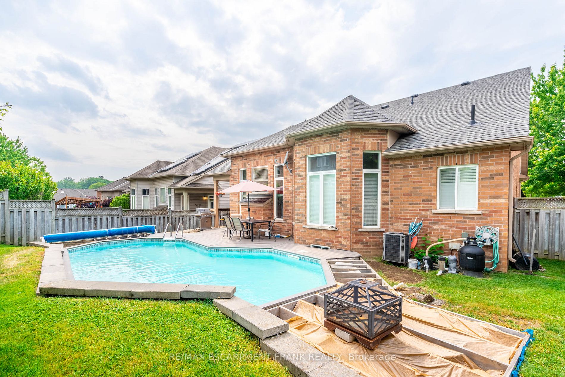 162 Morwick Dr